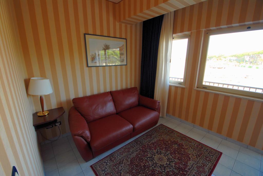 Grand Hotel L'Approdo Terracine Chambre photo