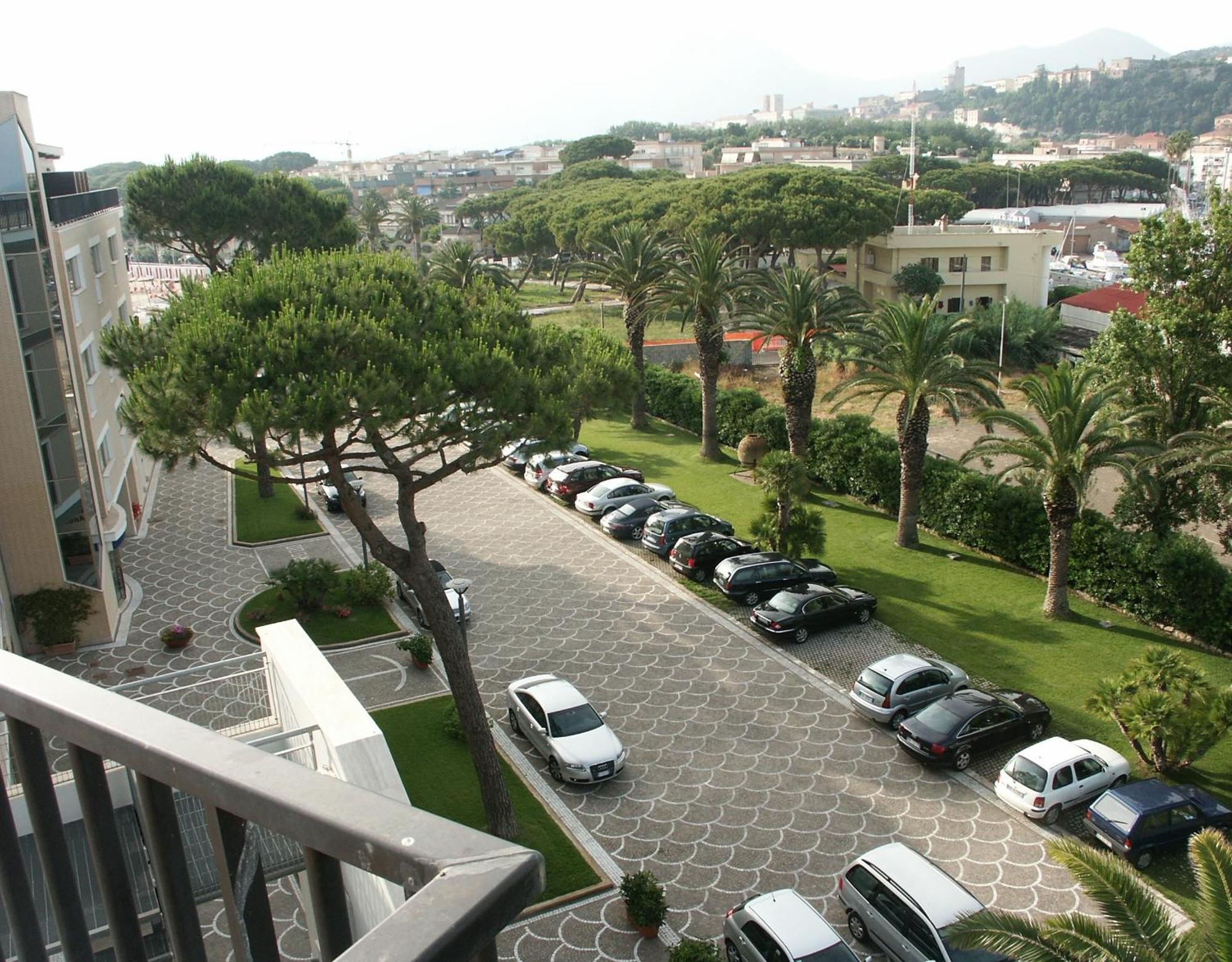 Grand Hotel L'Approdo Terracine Extérieur photo