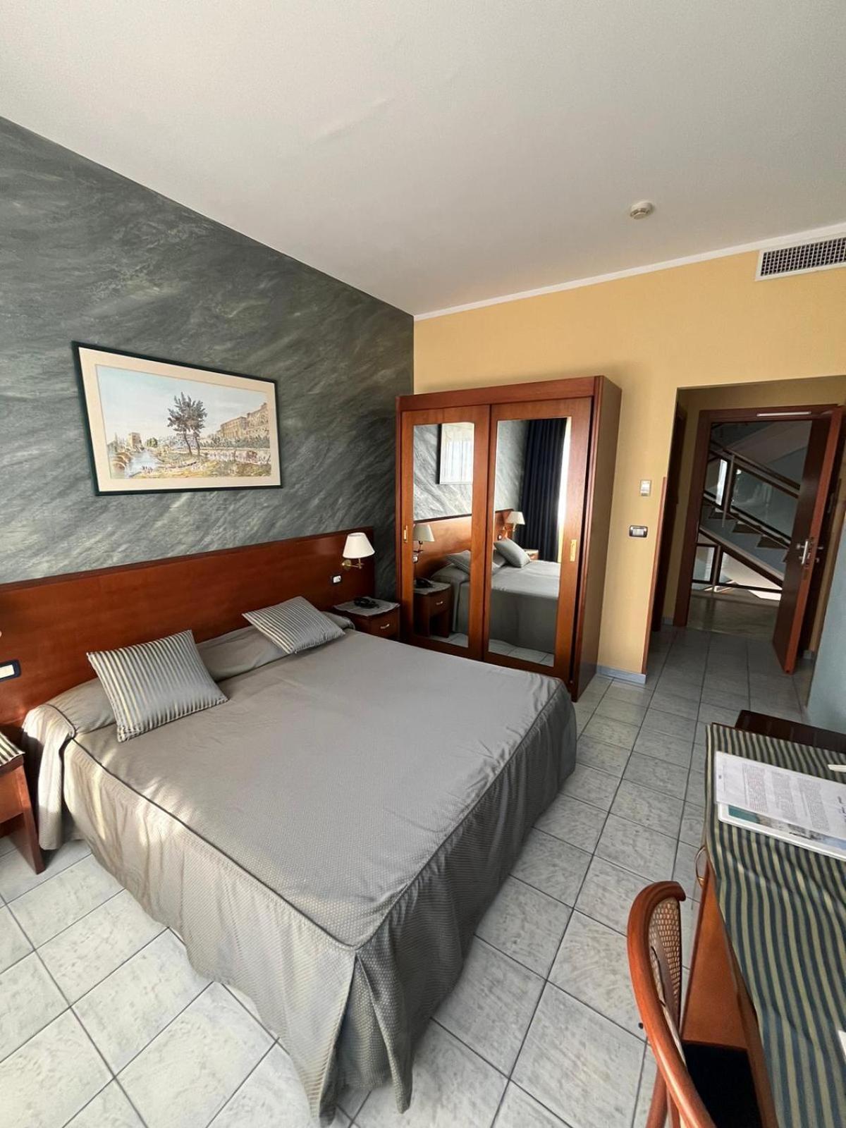 Grand Hotel L'Approdo Terracine Extérieur photo
