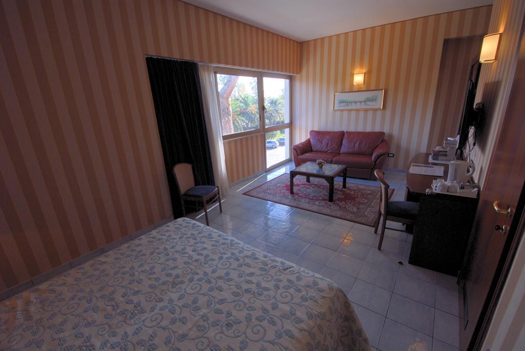 Grand Hotel L'Approdo Terracine Extérieur photo