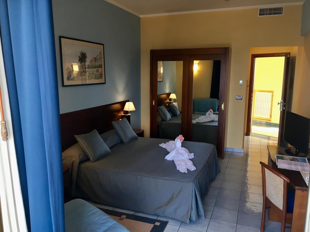 Grand Hotel L'Approdo Terracine Extérieur photo