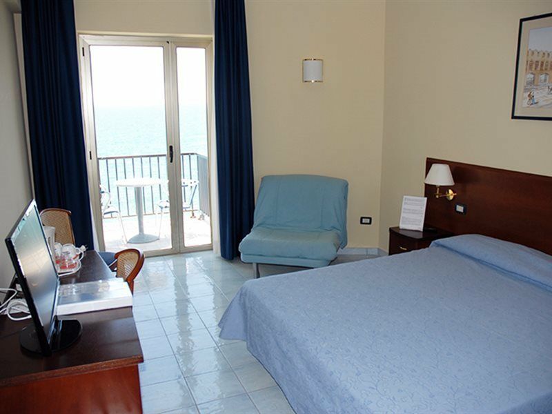 Grand Hotel L'Approdo Terracine Extérieur photo